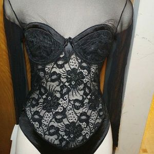 Mesh body suit with cups